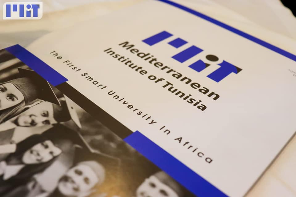 La Fondation de l'Université Méditerranéenne (MIT), la première université à Nabeul accréditée selon les normes européennes, accueille des étudiants internationaux grâce aux programmes d'échange entre l'AIESEC et la Fondation MIT.